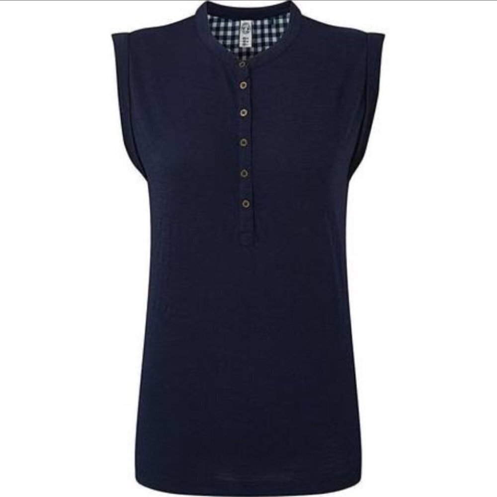 Tog Twenty Four Tog24 Women’s navy Cordelia Vest NWT  size 8